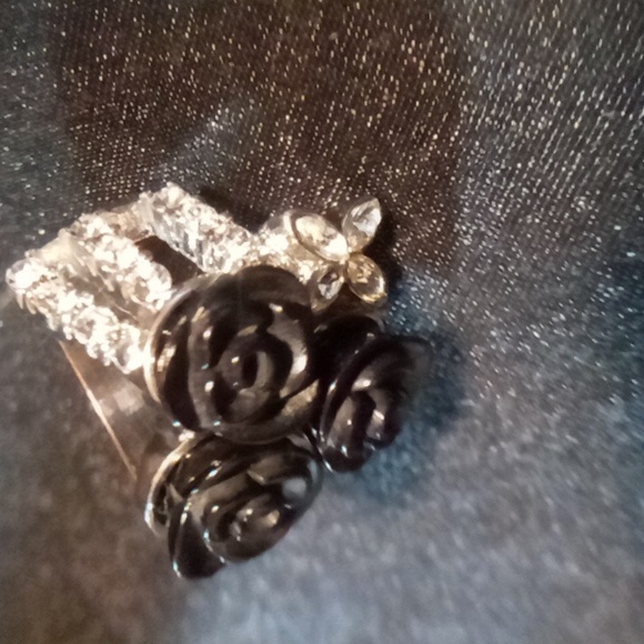 Black Rose Statment Ring Sz 5 - Picture 1 of 8